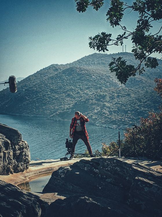 «γυάλα» — από τα γυρίσματα στη Σάμο